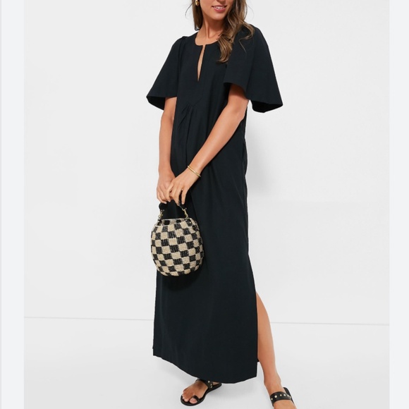 Pomander Place Dresses & Skirts - POMANDER PLACE Black Viviana Maxi Dress
